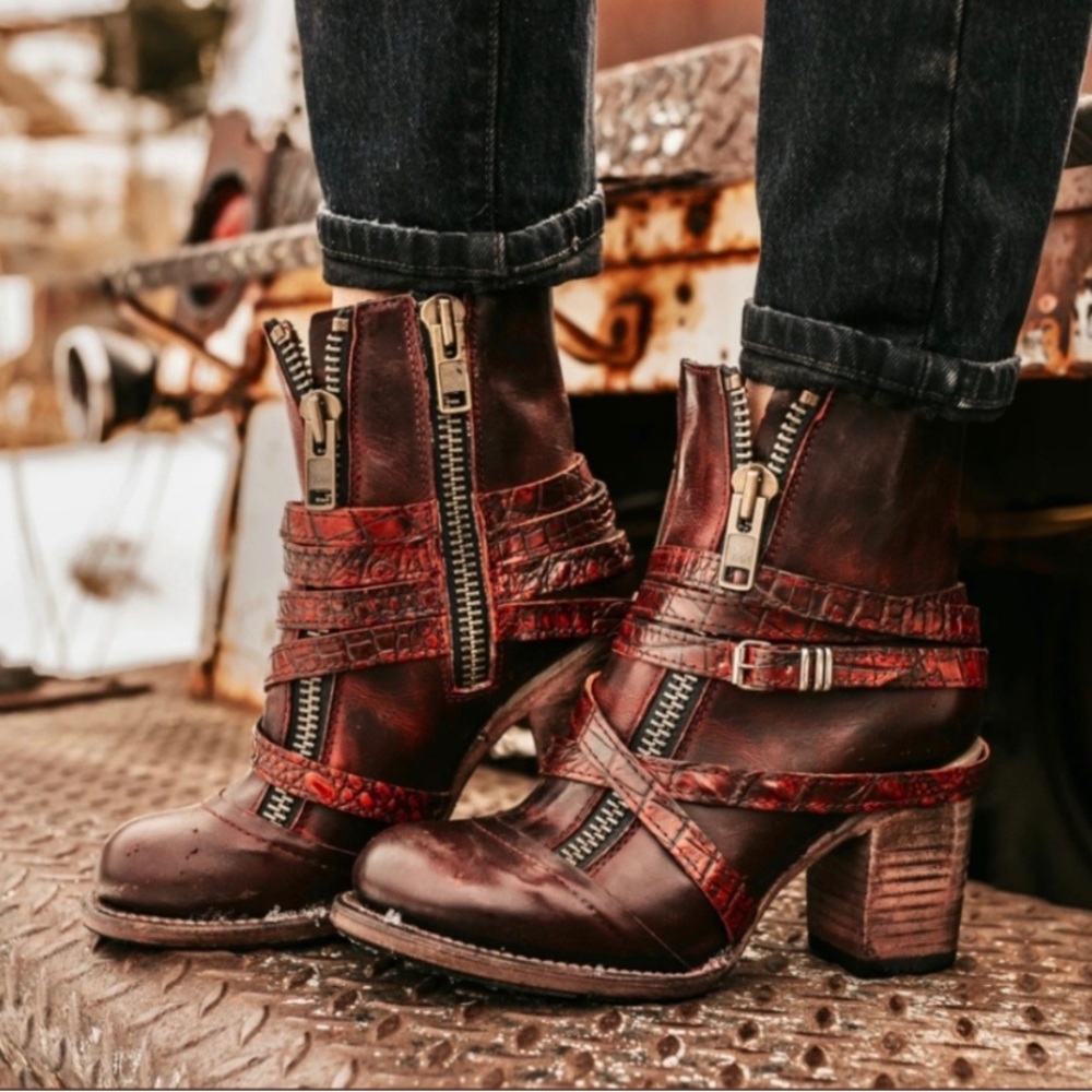 Freebird Balboa Boots Wine Color Size 7